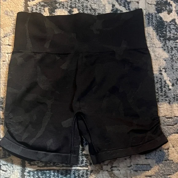Gymshark Camo Black Shorts - Picture 4 of 4